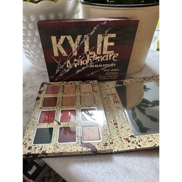 Kylie Cosmetics ~ Pressed Powder Palette ~ A Nightmare on Elm Street ~ NIB - Picture 1 of 4